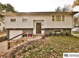 7405 Valley Rd, La Vista, NE 68128