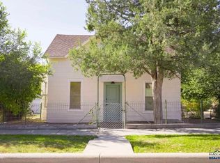 338 N 5th St, Hot Springs, SD 57747