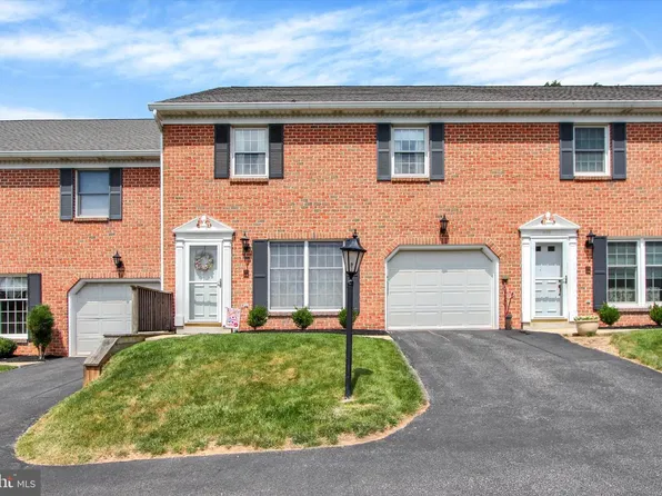 1697 Wyntre Brooke Dr, York, PA 17403