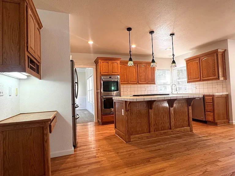 4216 Mepham Ct — Photo 8