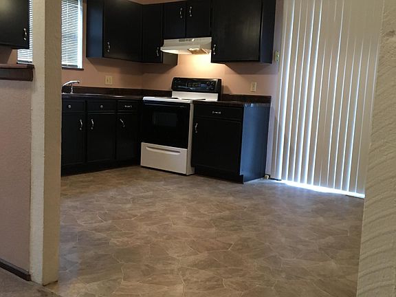 3rd image of 10518 E 40th Ter