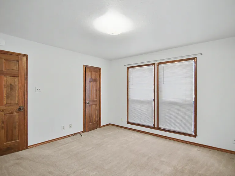 605 Pecos Trl — Photo 13