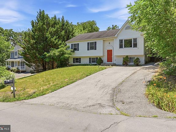 3rd image of 303 Pembridge Dr