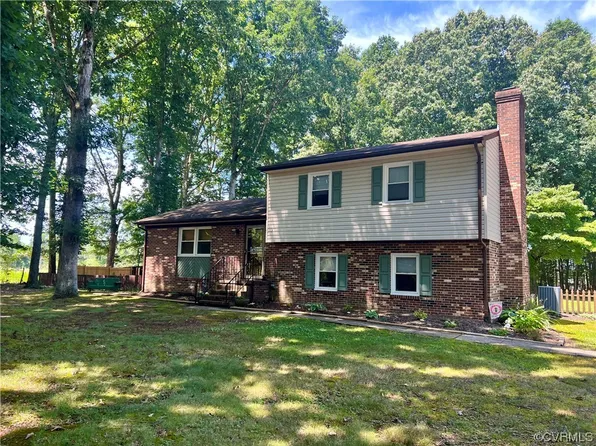 4520 Cralles Rd, Amelia Court House, VA 23002