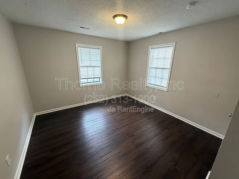 600 S Vyne St #F — Photo 11