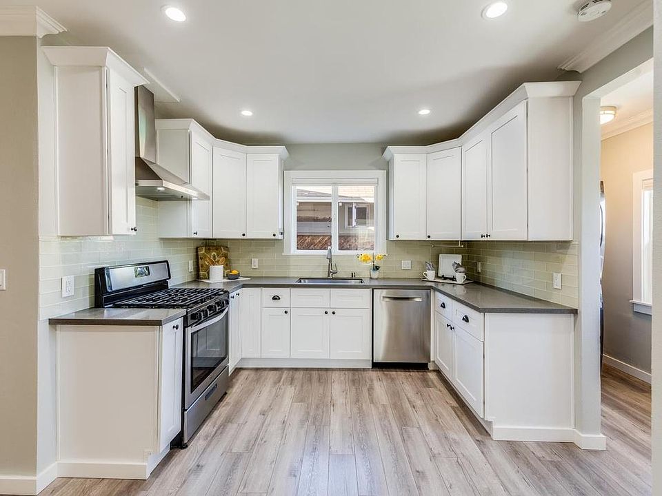 1st image of 375 Jerome St