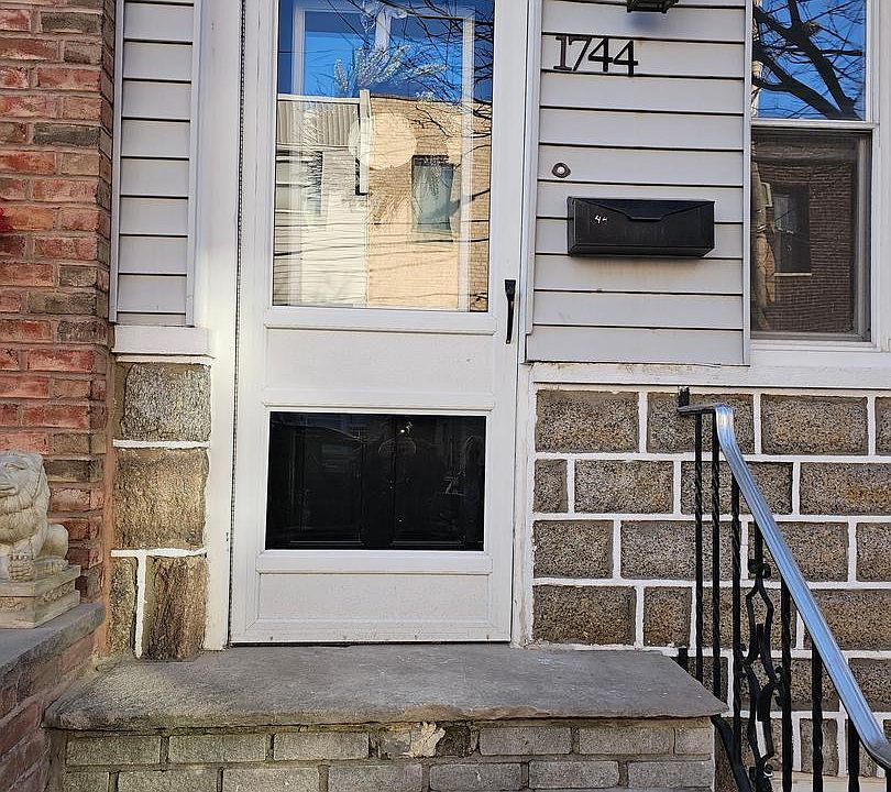 1st image of 1744 Stocker St