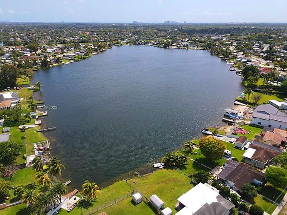 3rd image of 10905 Westwood Lake Dr