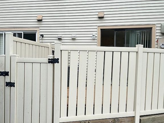 4th image of 2842 Chablis Cir