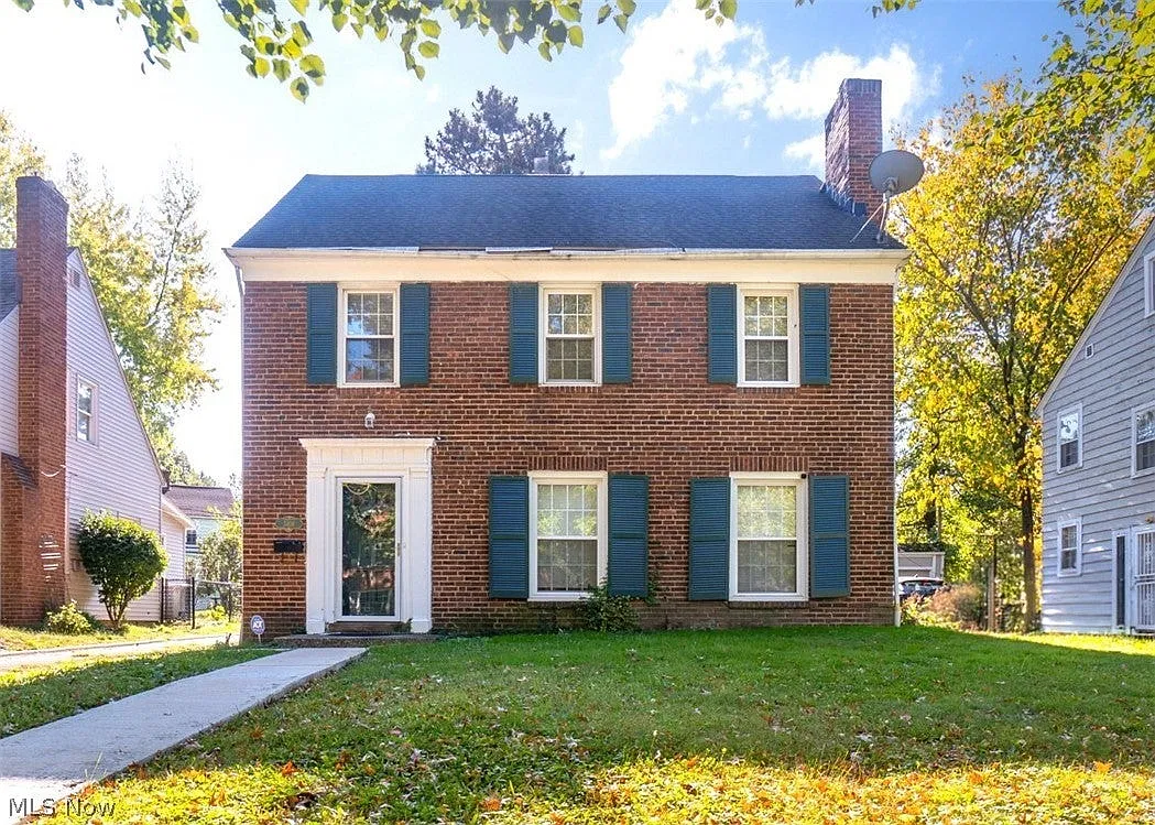 3 bed, 1.5 bath, 1560 sqft, $1,950 — Photo 1