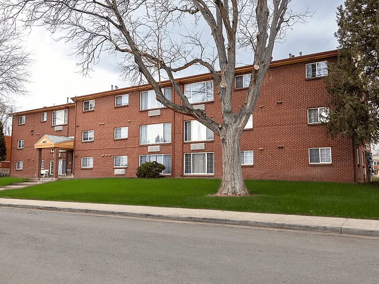 Townview Plaza Apartments — Photo 10