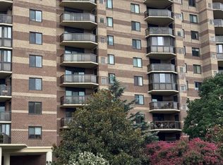 8350 Greensboro Dr APT 402, Mc Lean, VA 22102