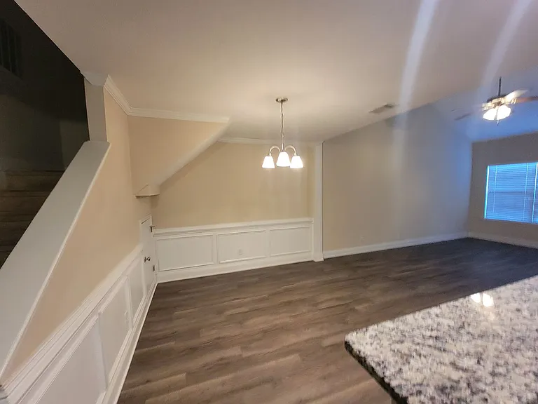 640 Vista Dr — Photo 3