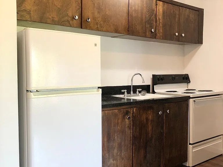 Bayview Apartments — Photo 17