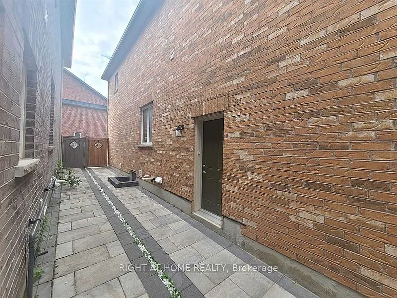 2 bed, $1,950 — Photo 2