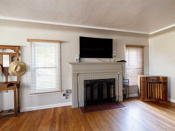 5th image of 681 S 8th Ave
