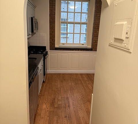 3rd image of 509 E 77th St APT 1K