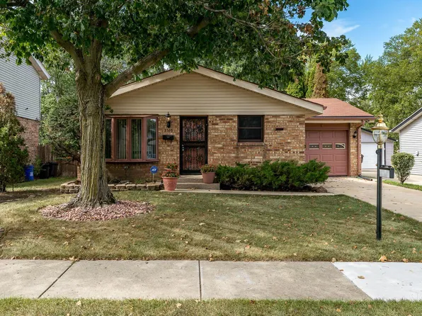 2303 Lucille St, Rockford, IL 61104