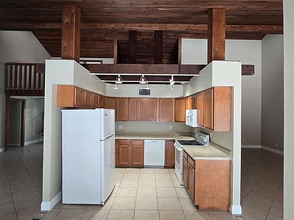 4th image of 4003 Bent Tree Blvd