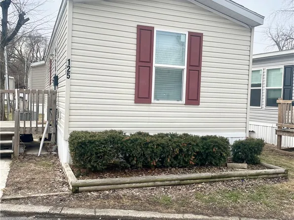 125 Blackberry Rd, Dayton, OH 45431