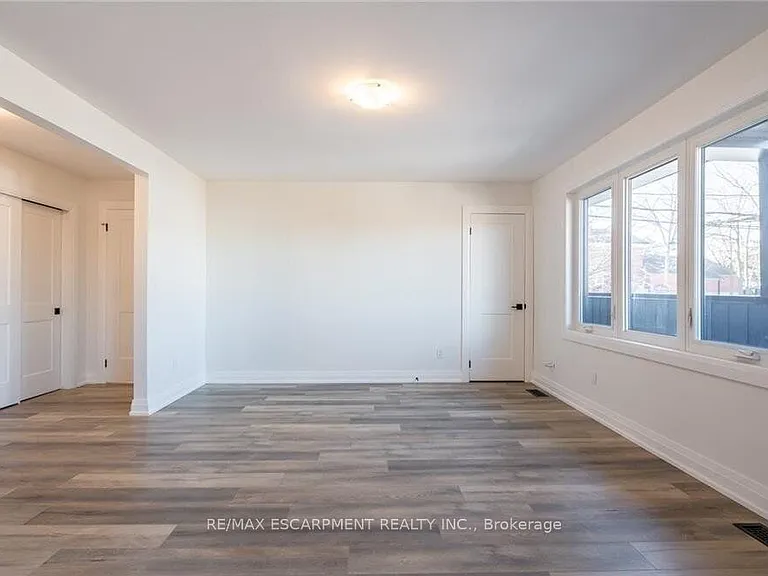 4289 Mountain St #3 — Photo 7