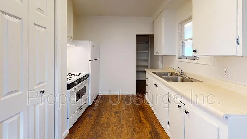 2 bed, 1.0 bath, 742 sqft, $1,350 — Photo 1