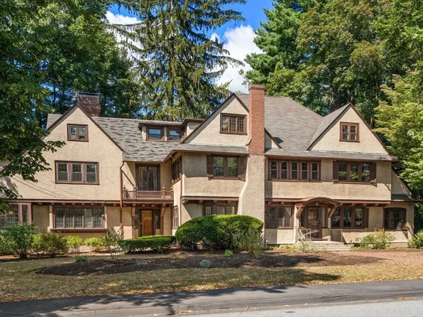 9-11 Hampden St, Wellesley, MA 02482