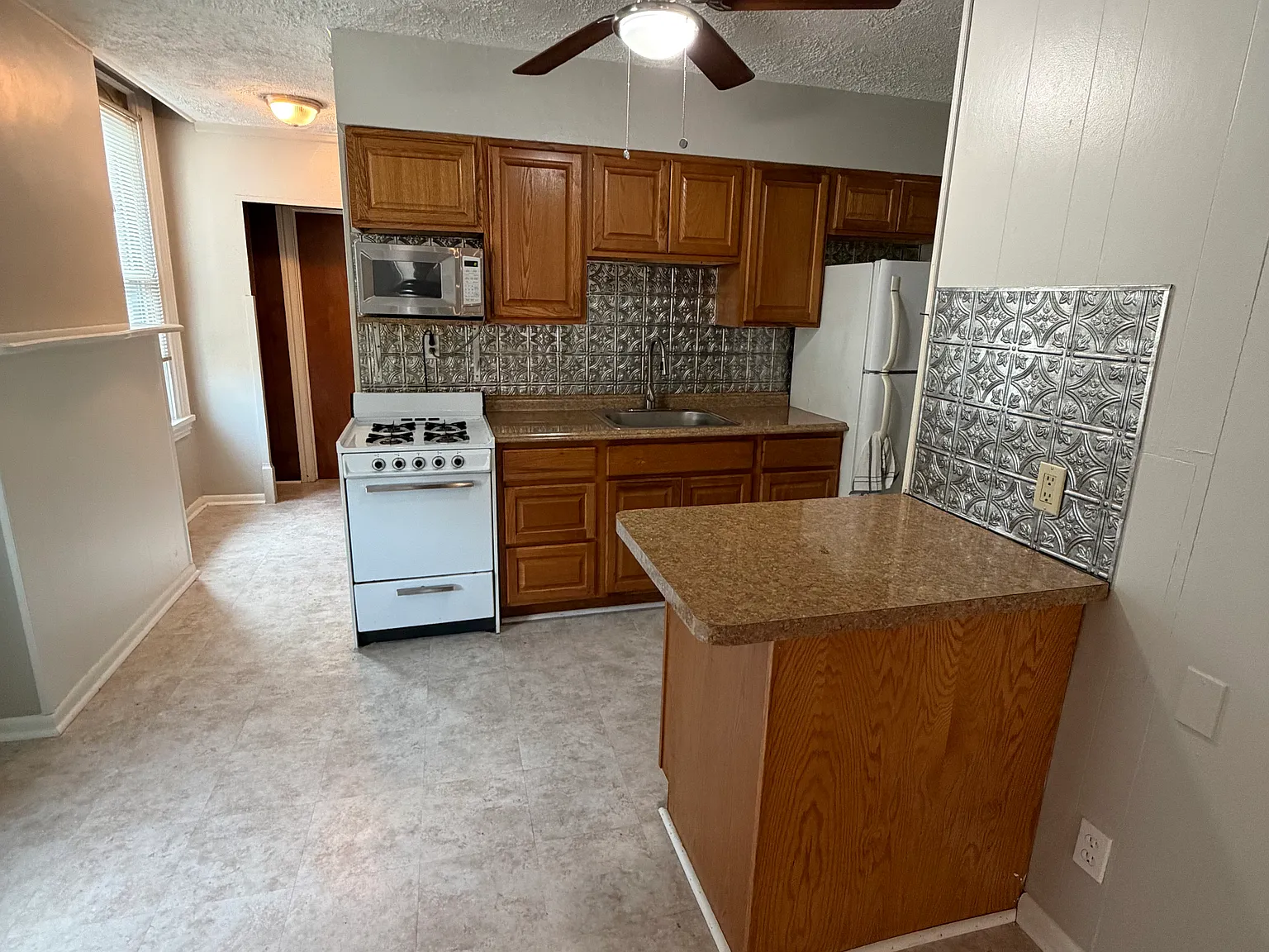 1 bed, 800 sqft, $850 — Photo 2