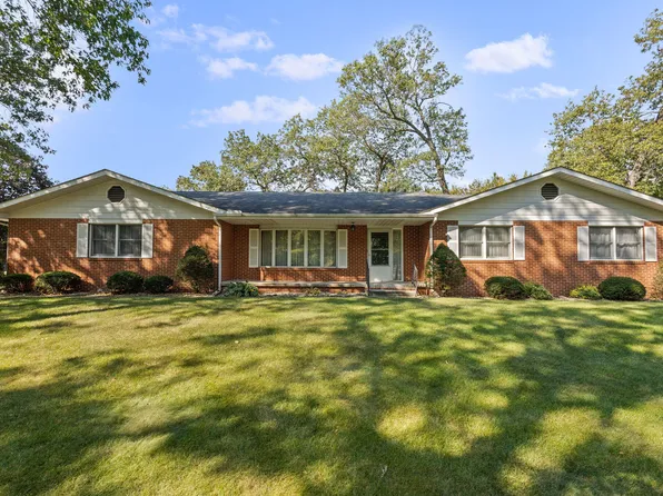 6894 Mercedes Ln, Demotte, IN 46310