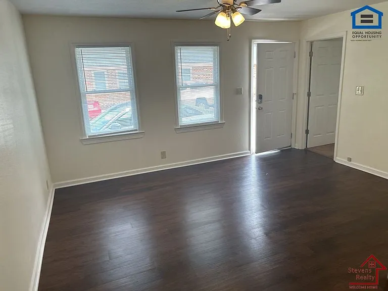 Skyline Apartments — Photo 42