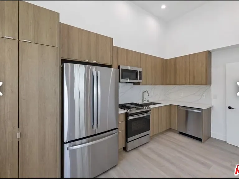 4810 1/2 Mascot St — Photo 3