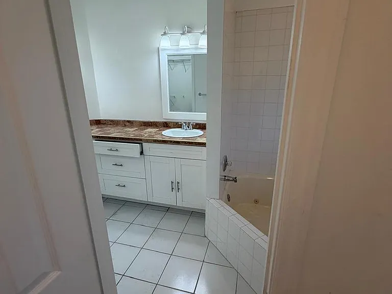 3780 Amalfi Dr — Photo 53