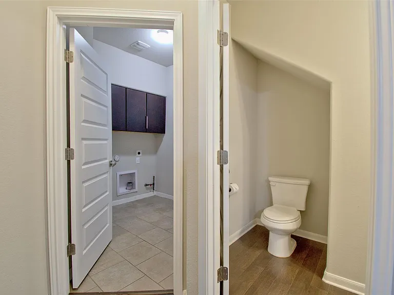 504 Hummingbird Ln #A — Photo 9