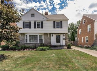 2427 Loyola Rd, University Heights, OH 44118