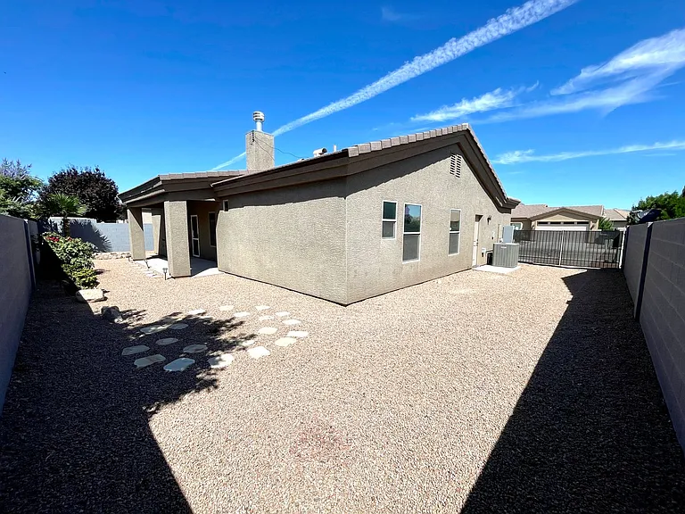 2448 Cliff Rose Way — Photo 40