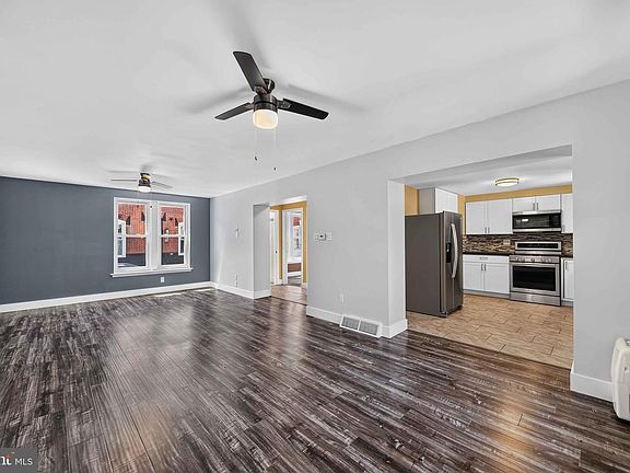 2nd image of 2715 Sears St