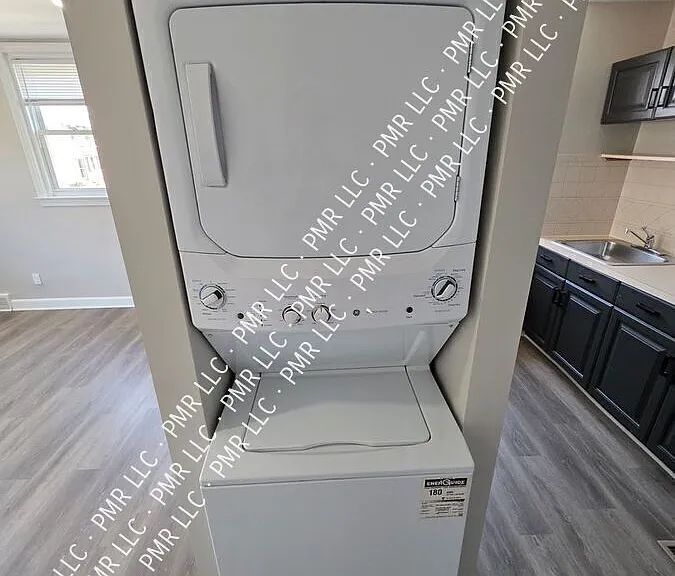 4344 Vista St #1 — Photo 9
