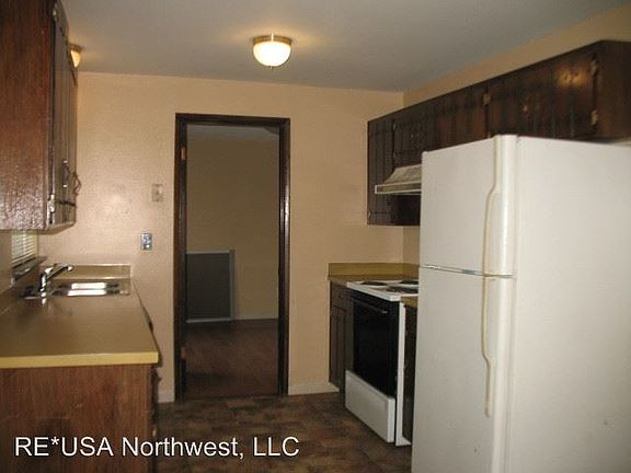 5th image of 15217 12th Ave E