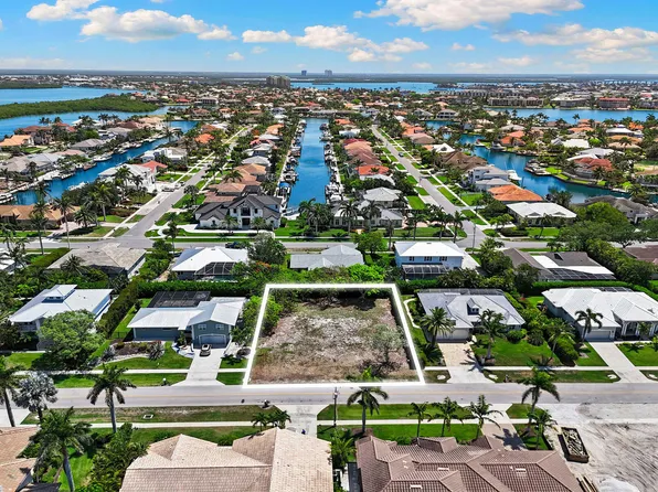 574 Tigertail Ct, Marco Island, FL 34145
