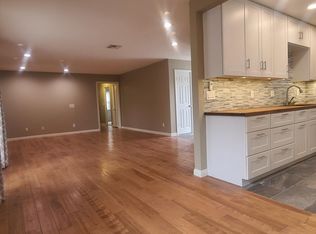 17827 Lanark St, Reseda, CA 91335