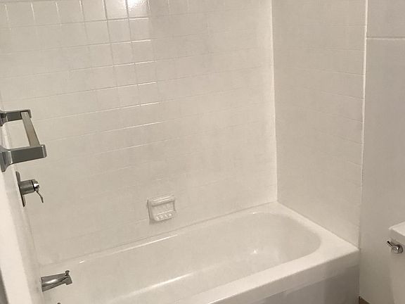 5th image of 101 Buckingham Pl #101