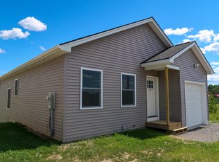 55 Village Cir, Augusta, ME 04330