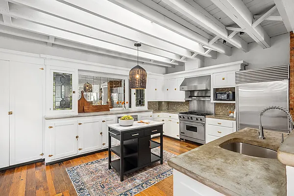 Rented by Powered by DMT LLC | media 18