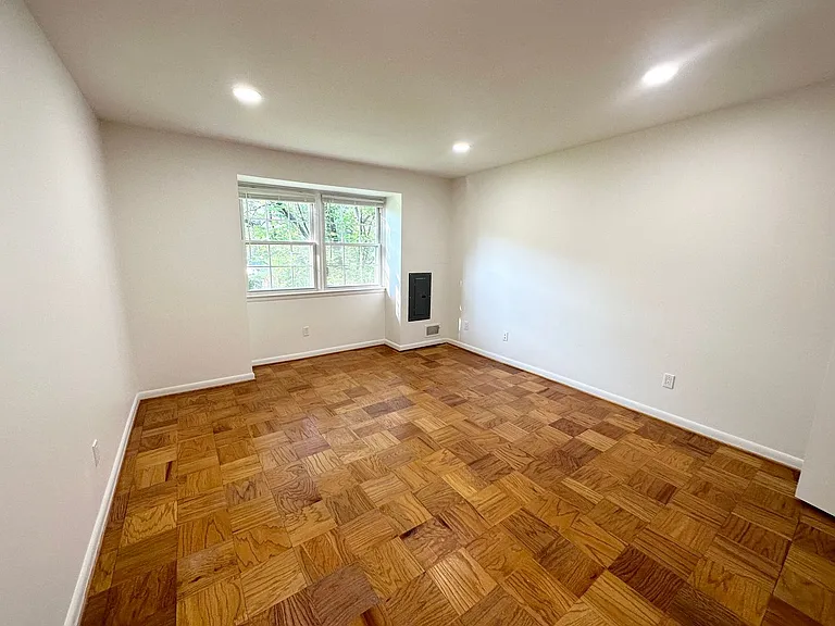 Melrose Apartments — Photo 46