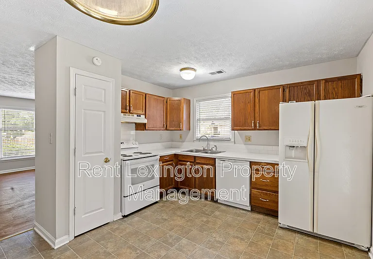 4225 Steamboat Rd — Photo 9