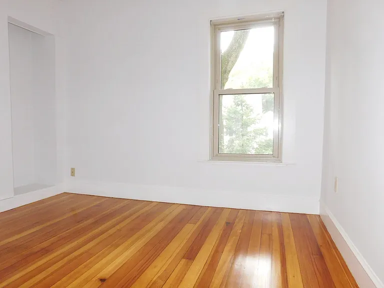 31 Cedar St #2 — Photo 11