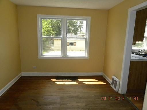 4th image of 4008 Wilcox Ave
