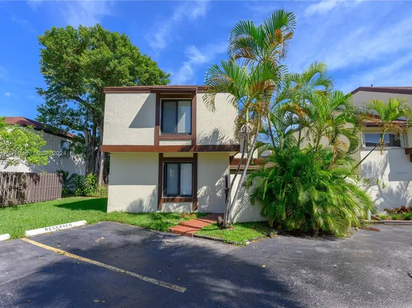 10045 NW 6th Ter #10045, Miami, FL 33172