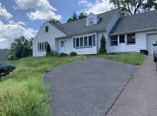 99 Davenport St, Dallas, PA 18612