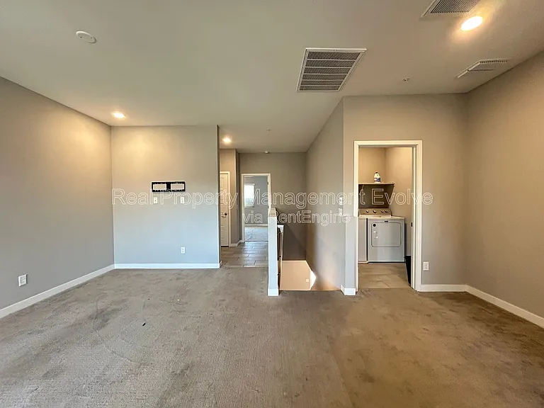 2244 W Laurie Ln — Photo 19